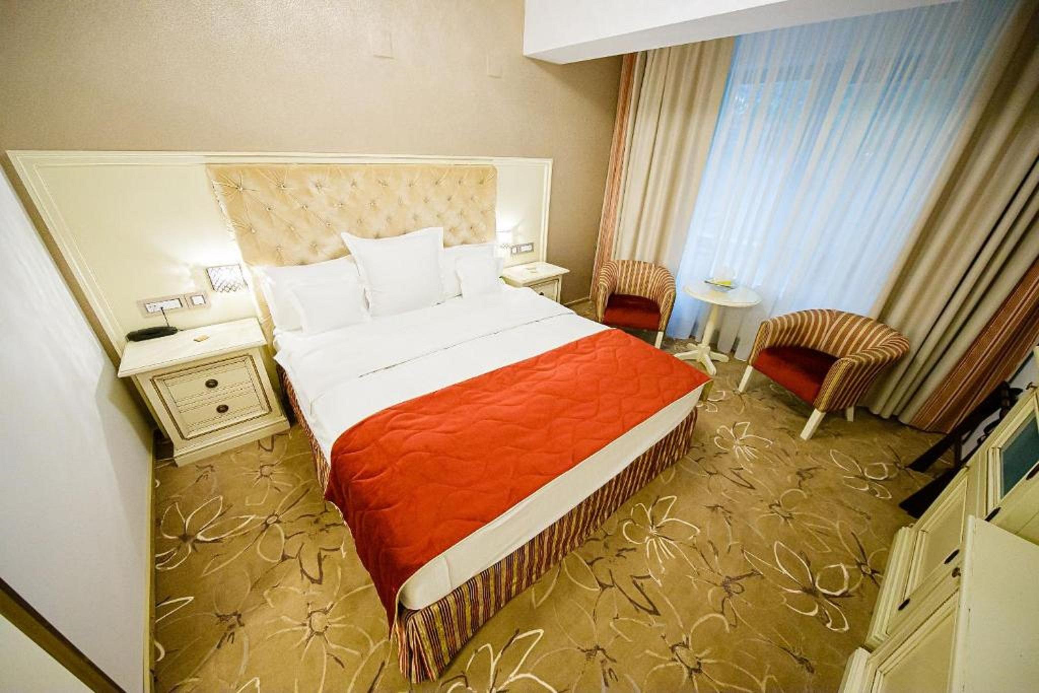 יאשי Pleiada Boutique Hotel & Spa מראה חיצוני תמונה A room at the hotel